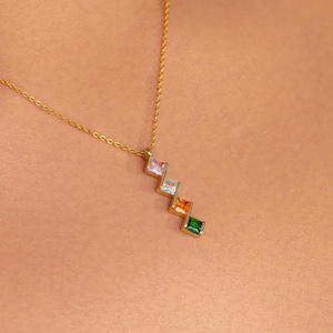 Personalized Silver Family Birthstone Necklace, Custom Handmade Jewelry, Dainty Vertical Pendant, Multi-stone Pendant, Gift for Mom,Grandma