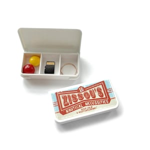 Zissou の航海必需品ミニピルボックス