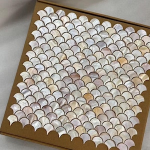 Mosaico de nácar en escamas de pescado hecho a mano, color champán natural, 100 % lujo, iridiscente, para proyectos de arte de cocina y baño.