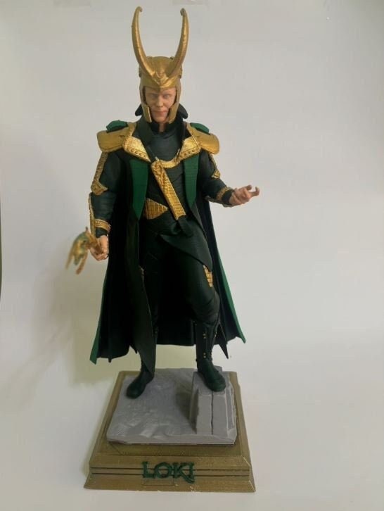Handmade Loki Figure -marvel Collectables-loki Superhero- 20 Cm