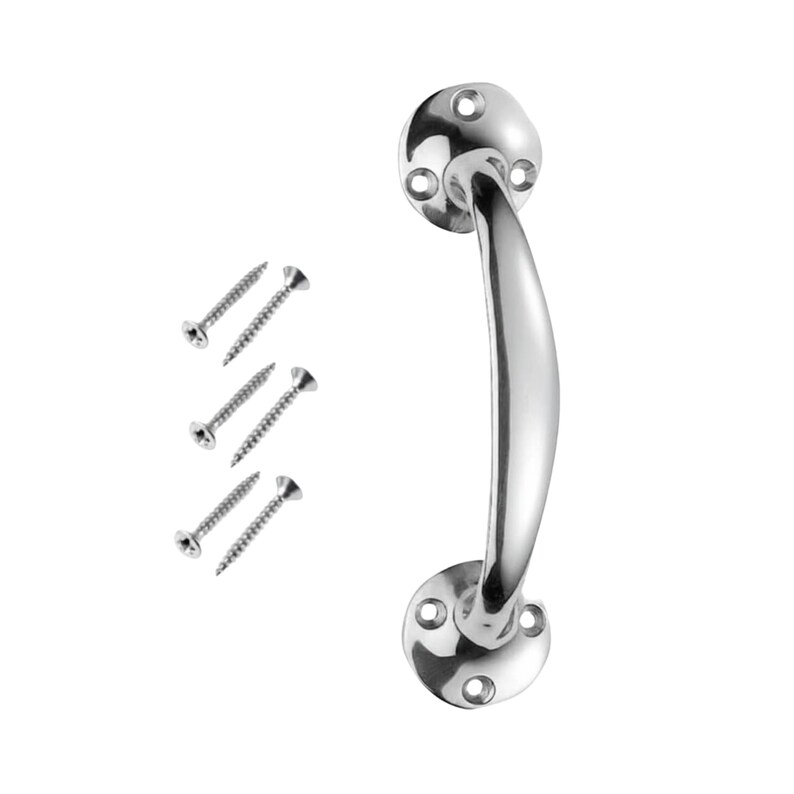 K&ouml;nnte beinhalten: Ein polierter, silberfarbener T&uuml;rgriff aus Metall mit geschwungenem Griffst&uuml;ck und zwei runden Montageplatten, die jeweils drei Schraubl&ouml;cher aufweisen. Sechs passende silberfarbene Metallschrauben befinden sich links vom T&uuml;rgriff.
