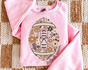 Fotboll med broderad blommig design, PNG | Fotbollsmamma PNG | Boho fotbollströja design | Sport PNG | Matchdagsdesign
