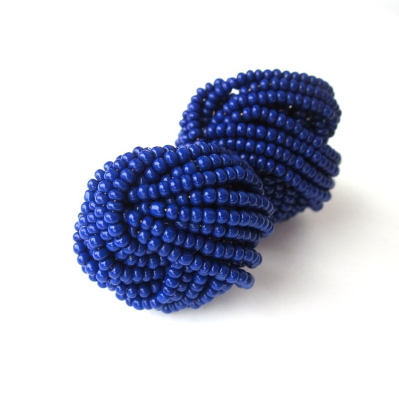 Vintage 60s Navy BLUE Beaded Twist KNOT Earrings,… - image 3