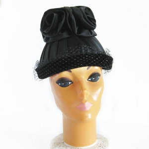 Vintage Black Wool Beret Hat with Woven Crown, Netting and Celluloid Comb Netting Beret - Etsy main image 4