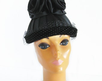 1950s Vintage Woman's Black Satin Hat with Roses on the Crown - Women's Couturier Fashion / Size 21