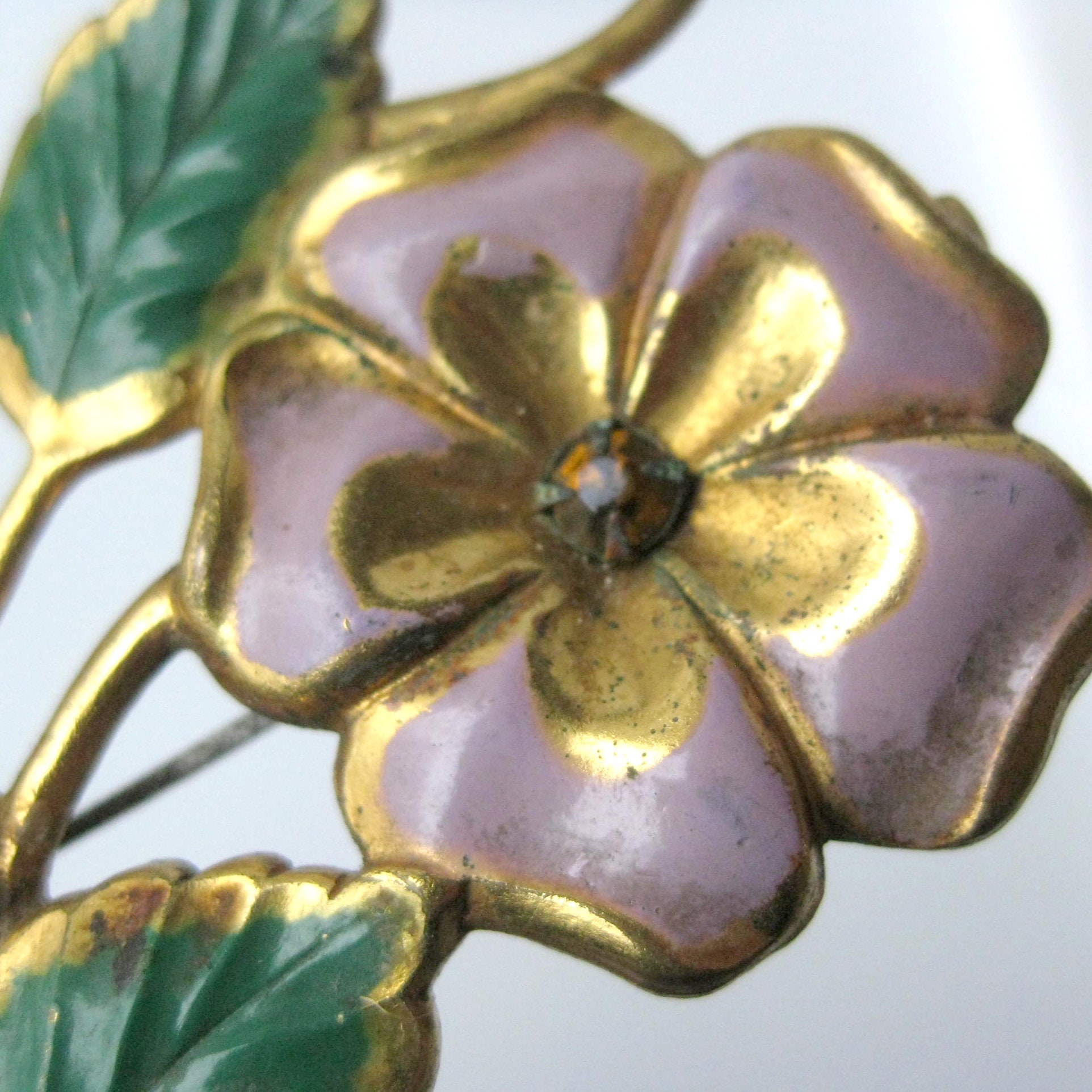 Lovely Three-Dimensional Shiny Gold Metal Flower Brooch with Clear… –  Second Wind Vintage