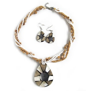 Vintage Coconut Shell and Mother of Pearl Inlay Pendant and Earrings, Abalone Shell and Wood Inlay with Silver Spiral, Wood and Bead Chain