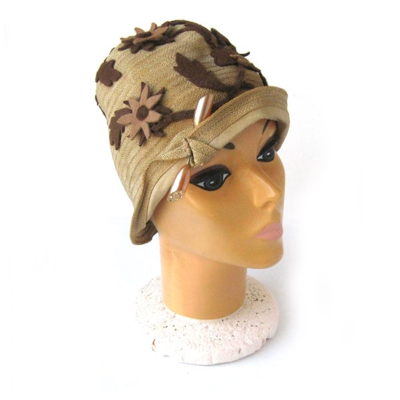 Vintage 20s Cloche Hat With Art Deco 