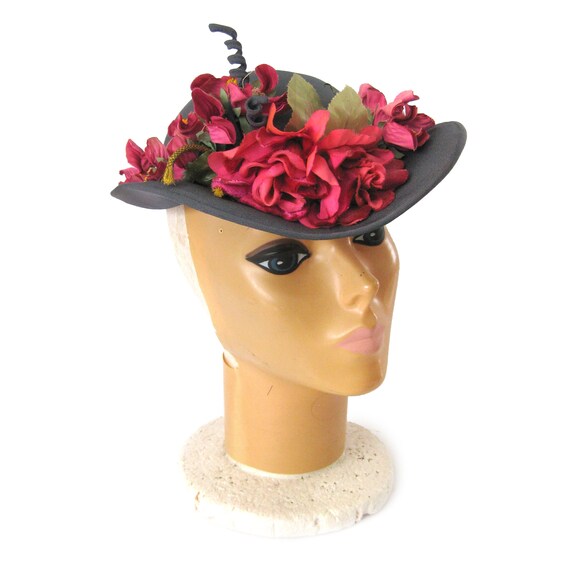 1940s Vintage Bonnet with Brim and Pink Flowers, … - image 7