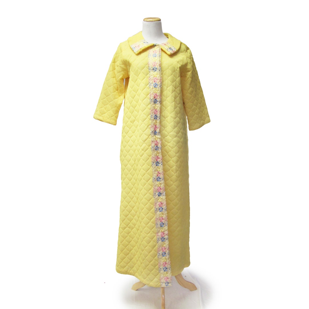 Vintage Quilted Robe With Embroidered Lace Trim, Pale Yellow Bathrobe