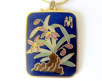 Vintage Cloisonné Anhänger mit Blumen und asiatischen Symbol, Cloisonné Halskette Charme, hübsch blau und grün Anhänger, Aian Lily