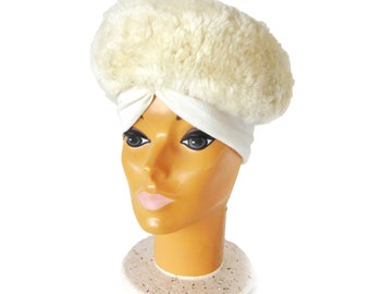 Vintage 60s Lamb's Fur Shearling Hat, Soft White Fur Hat with Turban Style Knit Band, Mid Century Style, Sixties Style, Fashion Hat