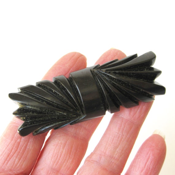 Carved Black Bakelite Brooch, Art Deco Brown Blac… - image 4