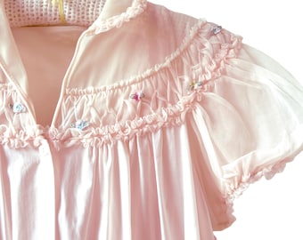 Vintage peignoirset met geplooide chiffon details en Gotham Gold Stripe label.
