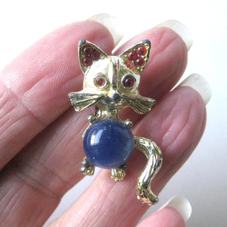 Vintage Jelly Belly Cat Brooch Pin With Red Rhinestone Eyes Etsy