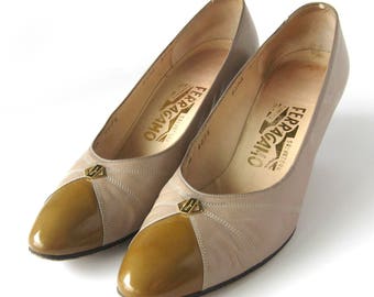 Vintage Salvatore Ferragamo Two-Tone Leather Pumps - Size 8.5 Narrow