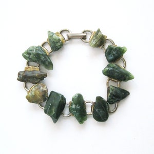 Vintage Gemstones Bracelet, Nugget Jewelry, Semi-Precious Link Bracelet, Green Vintage Jewelry, Green Agate Quartz, Jade Green and Gold Tone