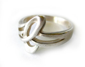 Dainty Sterling Silver Ring, Twist or Knot Design, Women's Ring, Womens Jewelry / Size 7 Ring