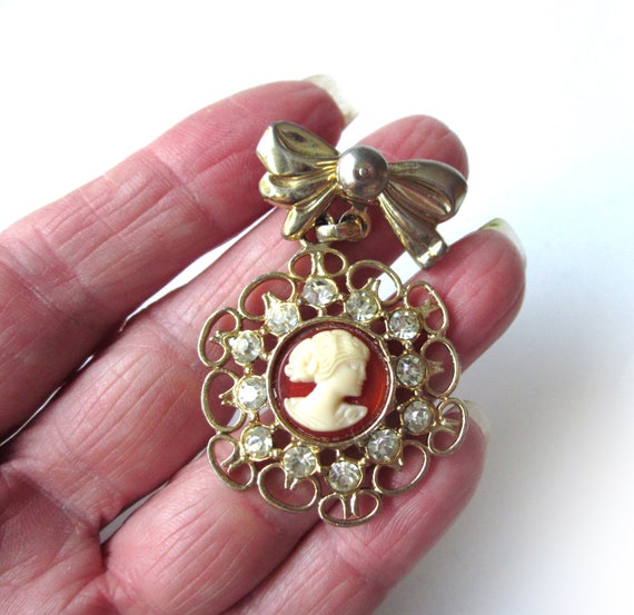 1960s Cameo Dangle Brooch, Victorian Revival Pin … - image 6