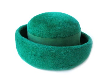 Vintage Kelly Green Fur Hat with Grosgrain Bow, Gwen Pennington Exclusive Woman&#39;s Hat, Fashion Hat, Germany