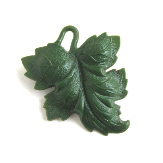 Vintage 1940s Plastic Autumn Leaf Figural Brooch,… - image 4