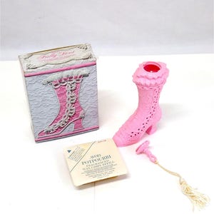 Avon Frilly Boot Closet Pomander Potpourri Fragranced Wax Chips NIB 1978 Vintage