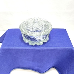 L.E. Smith Trinket Powder Box Pressed Glass Octagonal Design Clear Glass Vintage