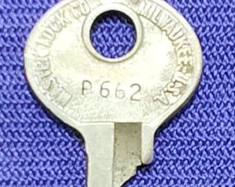 Master Lock M2 Walking Lion Master Key Brass P662 Vintage