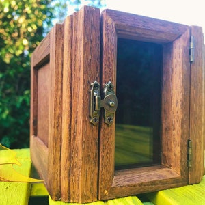 Wooden deck box empire style