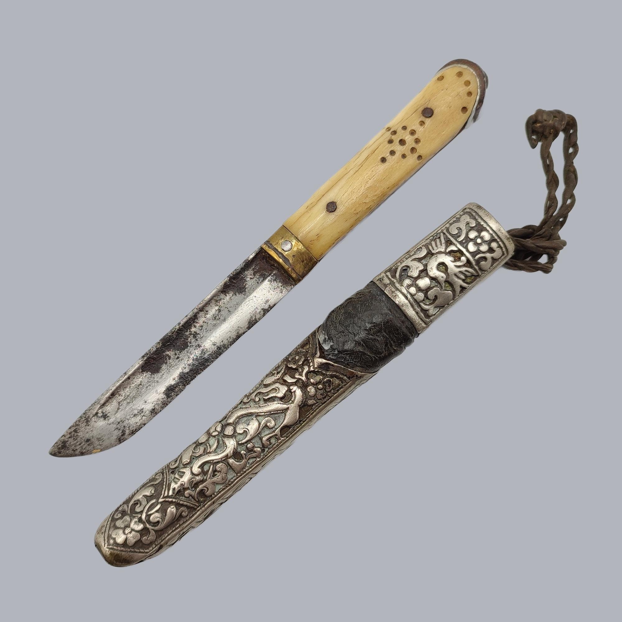 Antique Tibetan Belt Knife 1800s 1900s 19th Century 20th Antique Tibetan Belt Knife 1800s 1900s 19th Century 20th