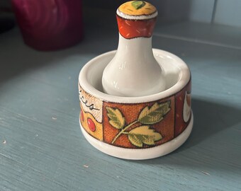 Vintage Joie Jo!e MSC International Inc. vijzel en stamper 2,5 x 3 inch - minikeukengerei - knoflookthema