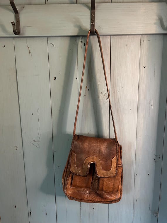 Vintage 1970’s Dark Brown Leather Saddle Shoulder Purse - Unbranded | Boho Chic
