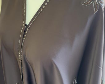 Luxury Mauve Open Front Dubai Abaya with Crystal Embellishments, Button Closure Modest Abaya for Ramadan & Eid, Elegant Muslim Women Abaya