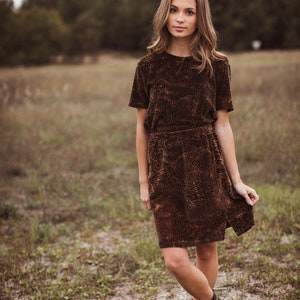 Conjunto de falda de terciopelo con estampado de leopardo vintage, conjunto a juego, vestido con estampado animal, falda y top de dos piezas, camisa y falda de guepardo, estampado de leopardo de los 90 a juego. imagen 8