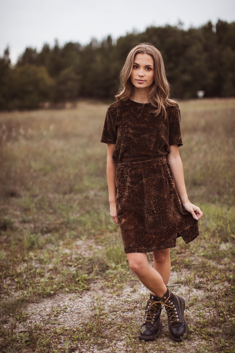 Conjunto de falda de terciopelo con estampado de leopardo vintage, conjunto a juego, vestido con estampado animal, falda y top de dos piezas, camisa y falda de guepardo, estampado de leopardo de los 90 a juego. imagen 8
