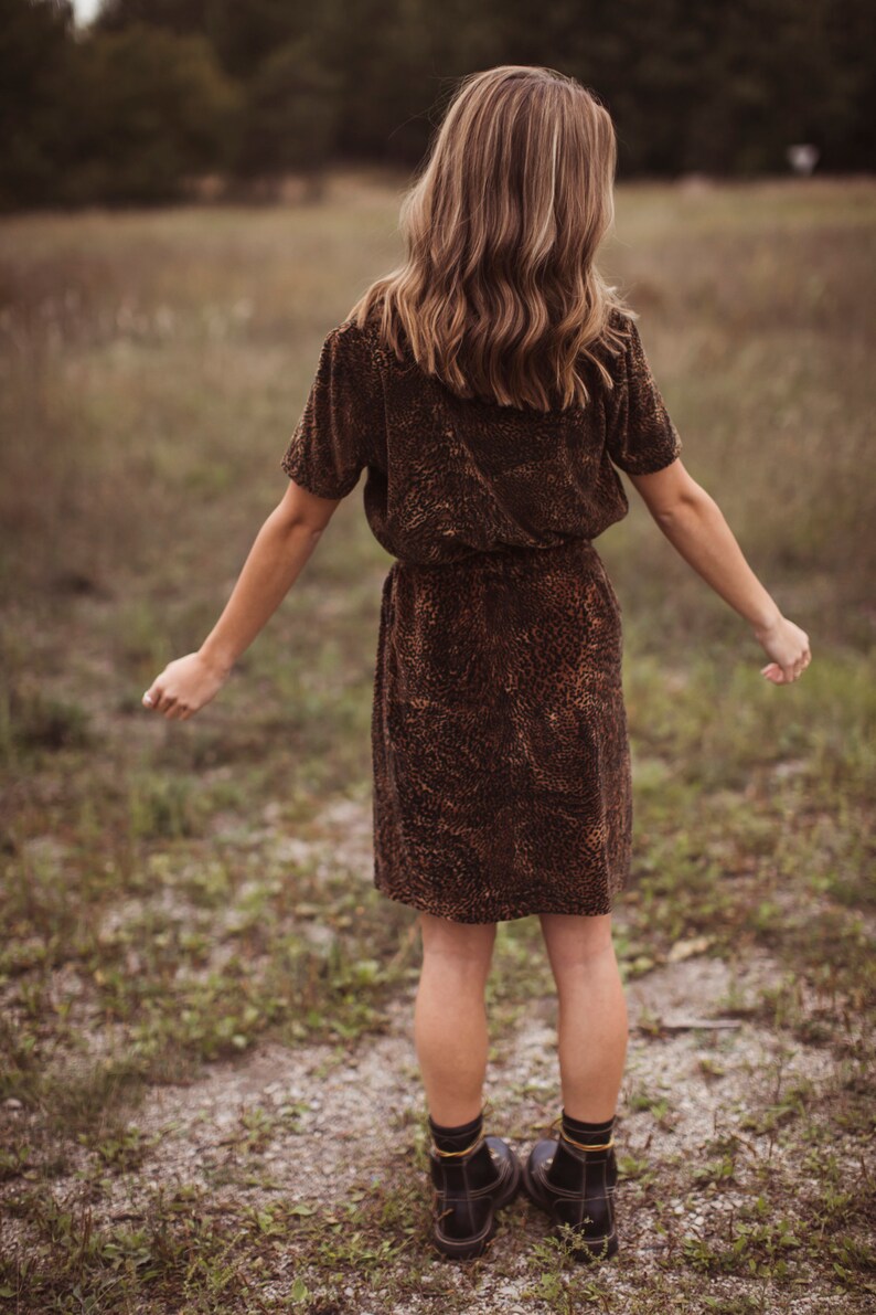 Conjunto de falda de terciopelo con estampado de leopardo vintage, conjunto a juego, vestido con estampado animal, falda y top de dos piezas, camisa y falda de guepardo, estampado de leopardo de los 90 a juego. imagen 7
