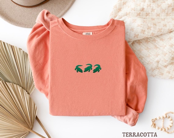 Embroidered Alligator Comfort Colors Sweatshirt, Preppy Southern Gator Crewneck, Minimal Animal Embroidery, Cozy College Girl Gift for Her