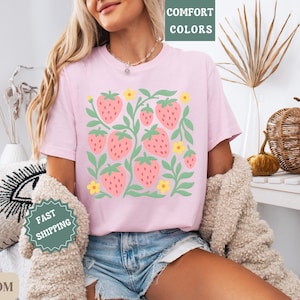 Strawberry Comfort Colors Shirt Fruit Graphic Tee Cottagecore T-Shirt Farmers Market Top Garden Girl Tee Strawberry Festival Shirt Gift Blossom