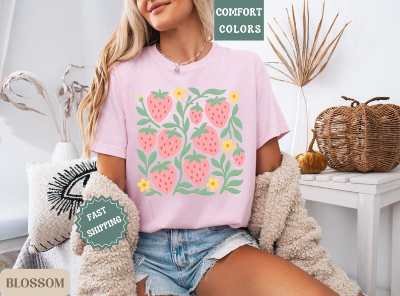 Strawberry Comfort Colors Shirt Fruit Graphic Tee Cottagecore T-Shirt Farmers Market Top Garden Girl Tee Strawberry Festival Shirt Gift Blossom