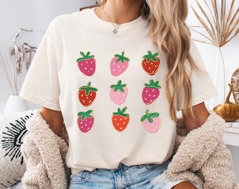 Cute Strawberry Shirt, Comfort Colors Summer Tee, Cottagecore Strawberry Aesthetic, Botanical Garden Tshirt, Berry Graphic Tee, Gift for Her