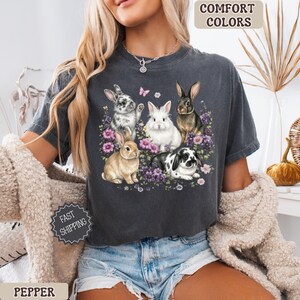 Camiseta de conejito floral, camiseta de conejito de Pascua, regalo para amantes de los conejitos, camiseta de conejito adorable, camiseta estampada de primavera, colores cómodos de tallas grandes, regalo para amantes de los animales Pepper