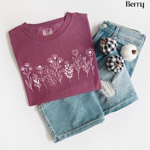 Comfort Colors® Wildflower Shirt Floral Cottagecore Shirt Botanical Shirt Flower Shirt Nature Shirt, Wildflower Tshirt Wild Flower Shirt