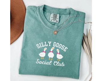 Comfort Colors Shirt Goose Social Club T-Shirt  Goose Crewneck Shirt Funny Goose Shirt Funny Shirt Gift Vintage Animal Shirt Graphic Tees