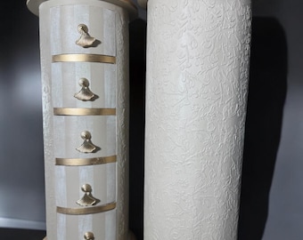 round dressers / side tables / bedside tables in colonial style