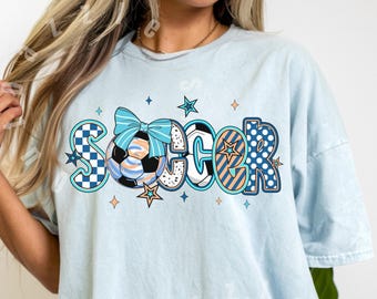 Comfort Colors® Fußball Vibes Unisex T-Shirt | Vervollkommnen Sie für Sportfans, Gelegenheitsausflüge, Geschenke, Geburtstagsfeiern, Sommeraktivitäten