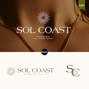 Puede incluir: Un diseño de logotipo con un icono de sol radiante sobre el texto blanco SOL COAST y el texto más pequeño Photography for sunset lovers. Debajo, el logotipo aparece en color marrón oscuro, junto a un monograma de las letras SC con un sol.