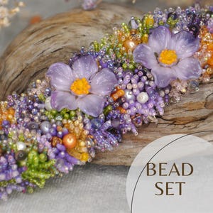 Tutorial kit bracciale largo con fiori di perline. Braccialetto statement fai da te per creare gioielli. Scatola artigianale ispirata alla natura. Materiale per perline. Regalo creativo per la mamma