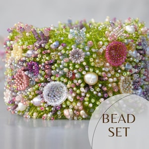 Kit per creare braccialetti con perline. Tutorial per creare gioielli fai da te. Set di materiali per l'artigianato. Scatola di perline di vetro e semi. Regalo unico per gli amanti del craft. Mix di perline di vetro.
