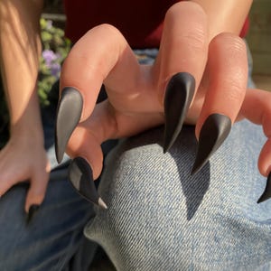 Adlerkralle Nail Art, Katzenkralle, Y2K Nägel, 3D Drachenklaue, Elegante schwarze Wolfkralle drücken Sie auf die Nägel, geschwungene Luxusklauennägel, Schönheitsgeschenk für Mama