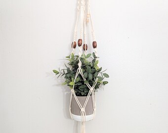 Plant hanger